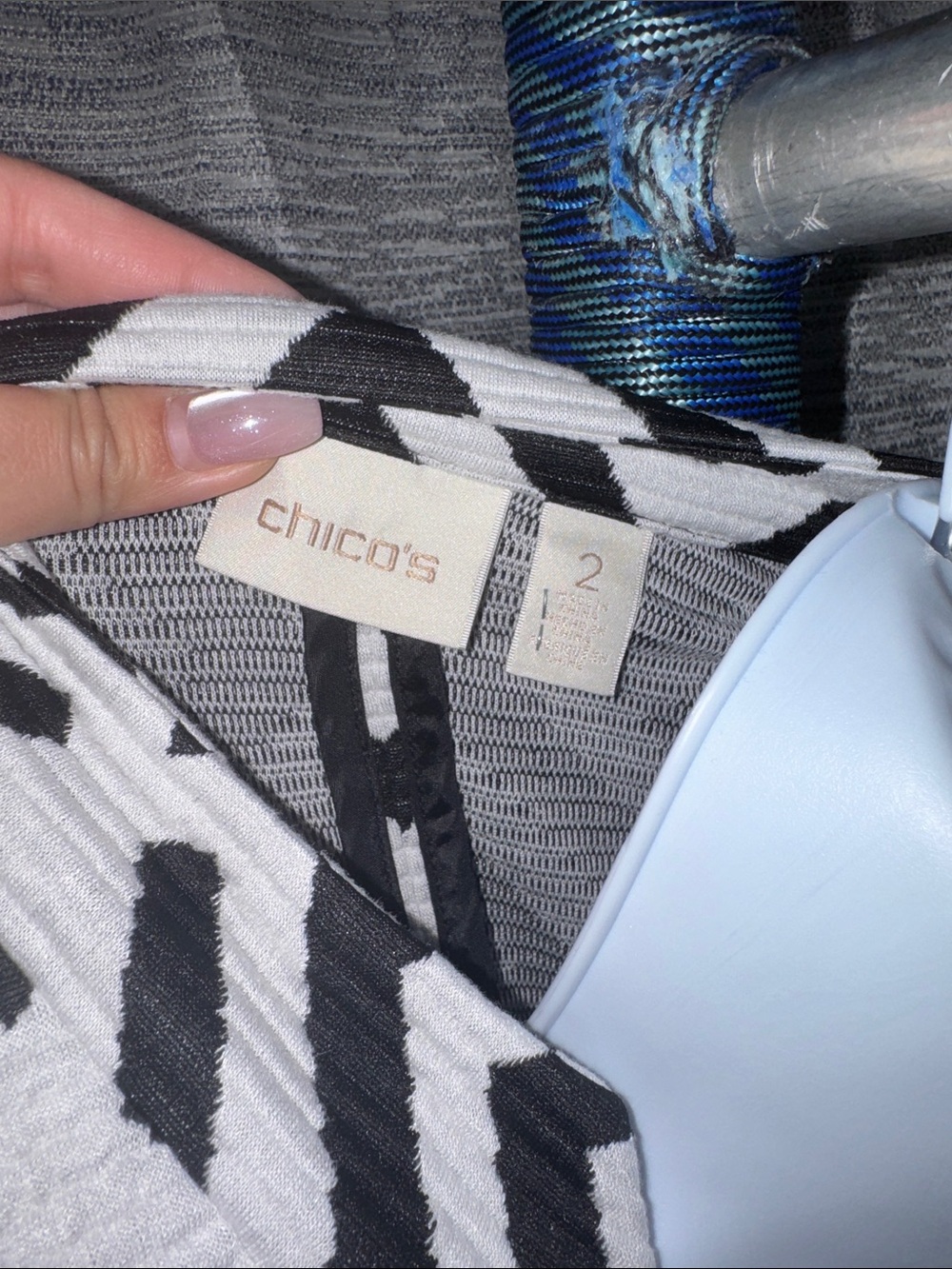 Chico’s - Black & White Geometric Textured Jacket – Size 2 (Large) - Picture 4 of 16